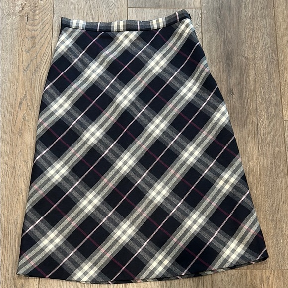 Burberry Black White Pink Plaid Classic Wool Preppy Academia Midi Skirt Size 4 - Picture 1 of 9